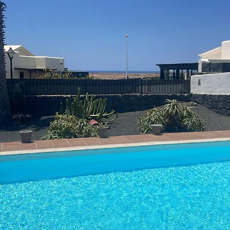 Tania - Independiente Con Piscina Privada