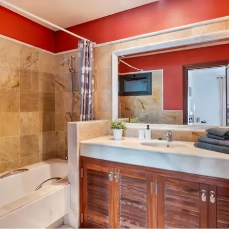 Tania - Independiente Con Piscina Privada Playa Blanca (Lanzarote)